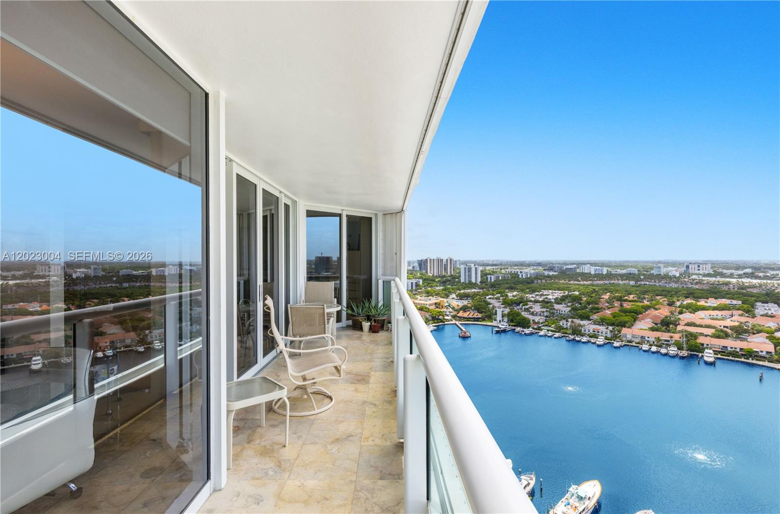 SOUTH TOWER AT THE POINT - Residential