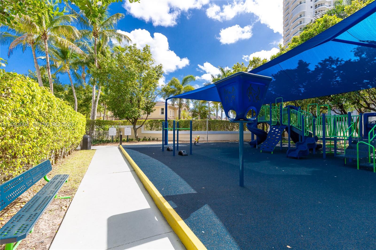 SOUTH TOWER AT THE POINT - Residential