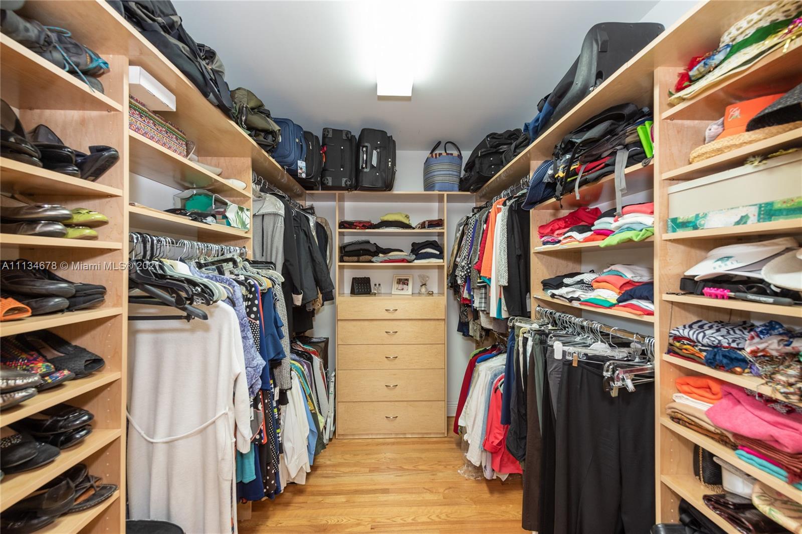 C GAB COUNTRY CLUB SEC 6 - Residential