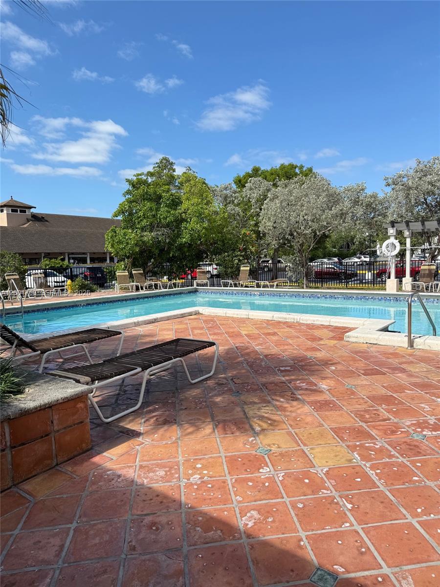 NOB HILL WEST CONDO - Residential Lease