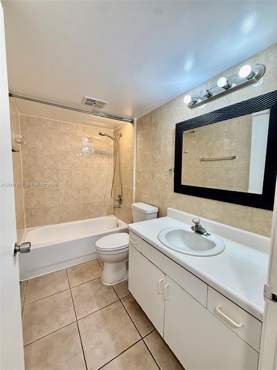 NOB HILL WEST CONDO - Residential Lease