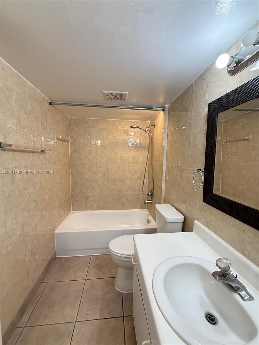 NOB HILL WEST CONDO - Residential Lease