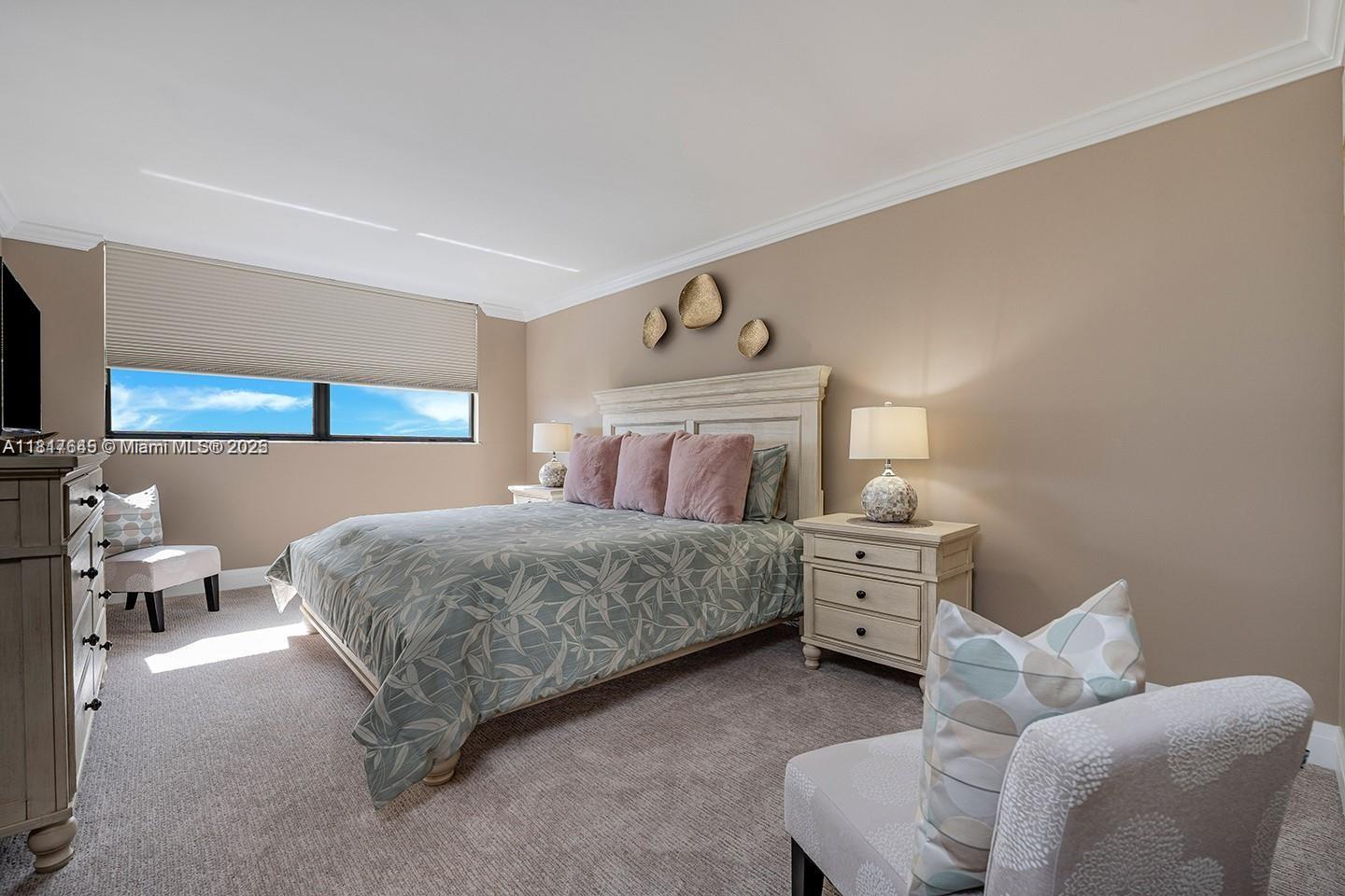 VOYAGER CONDO - Residential