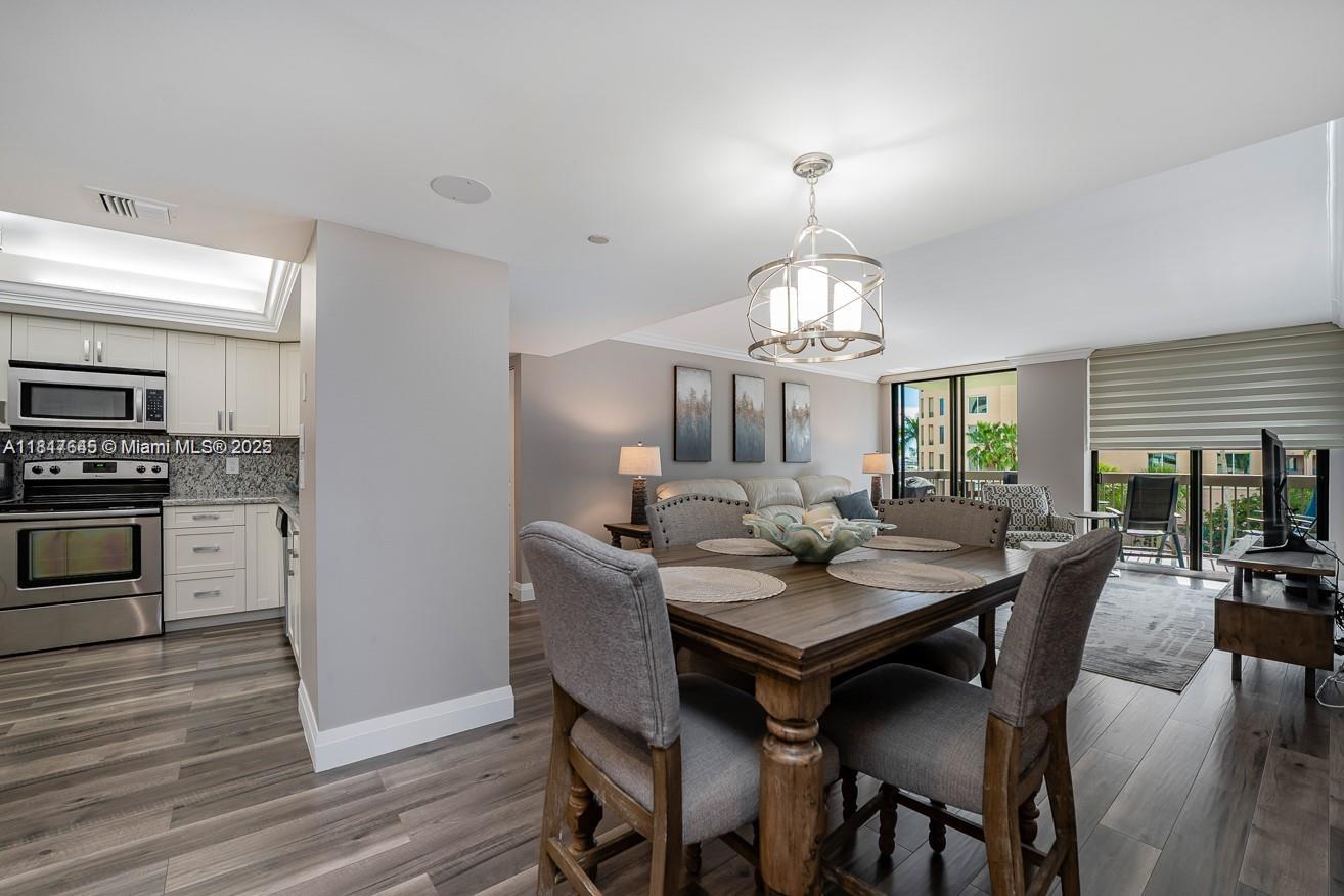 VOYAGER CONDO - Residential