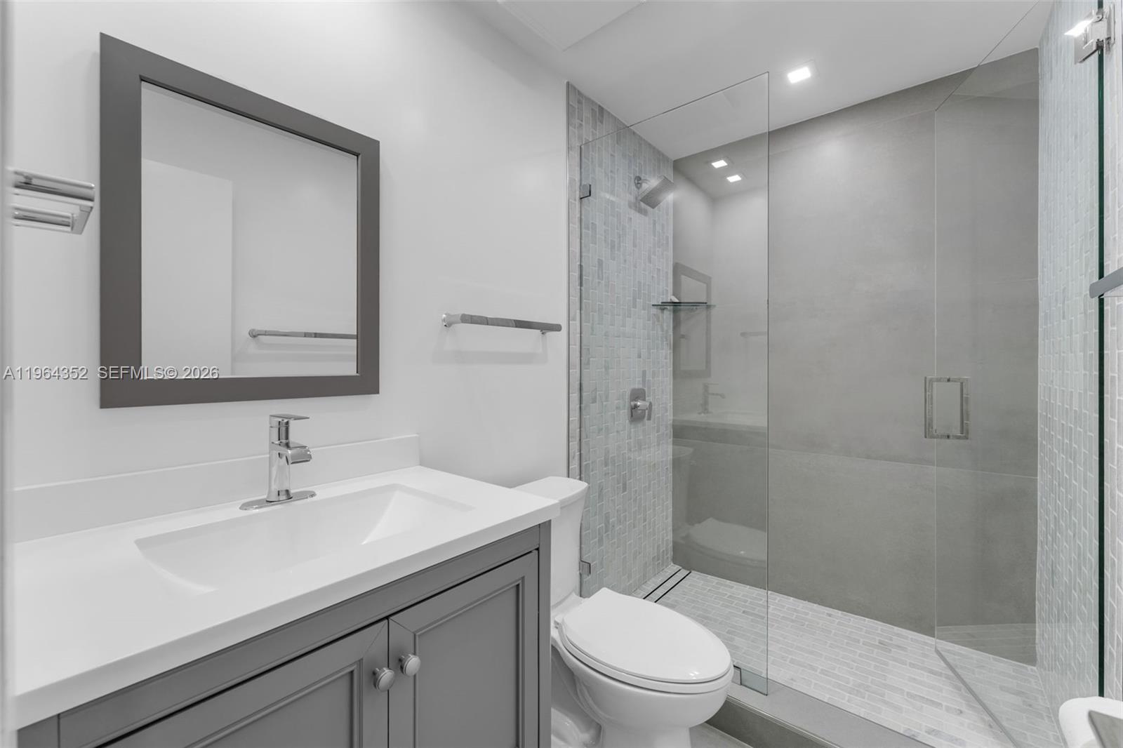 KENDALL LAKES EAST PATIO - Residential