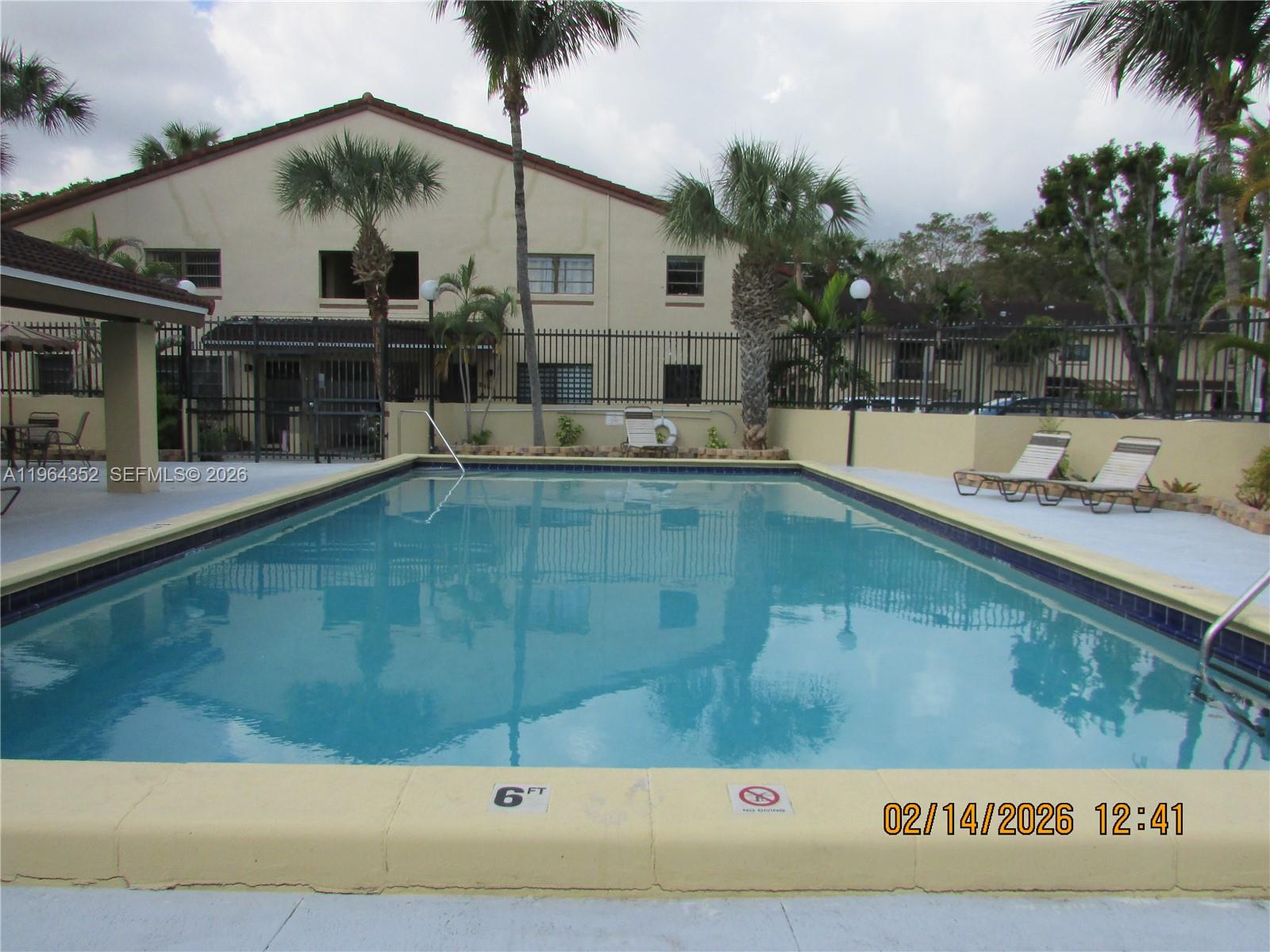 KENDALL LAKES EAST PATIO - Residential