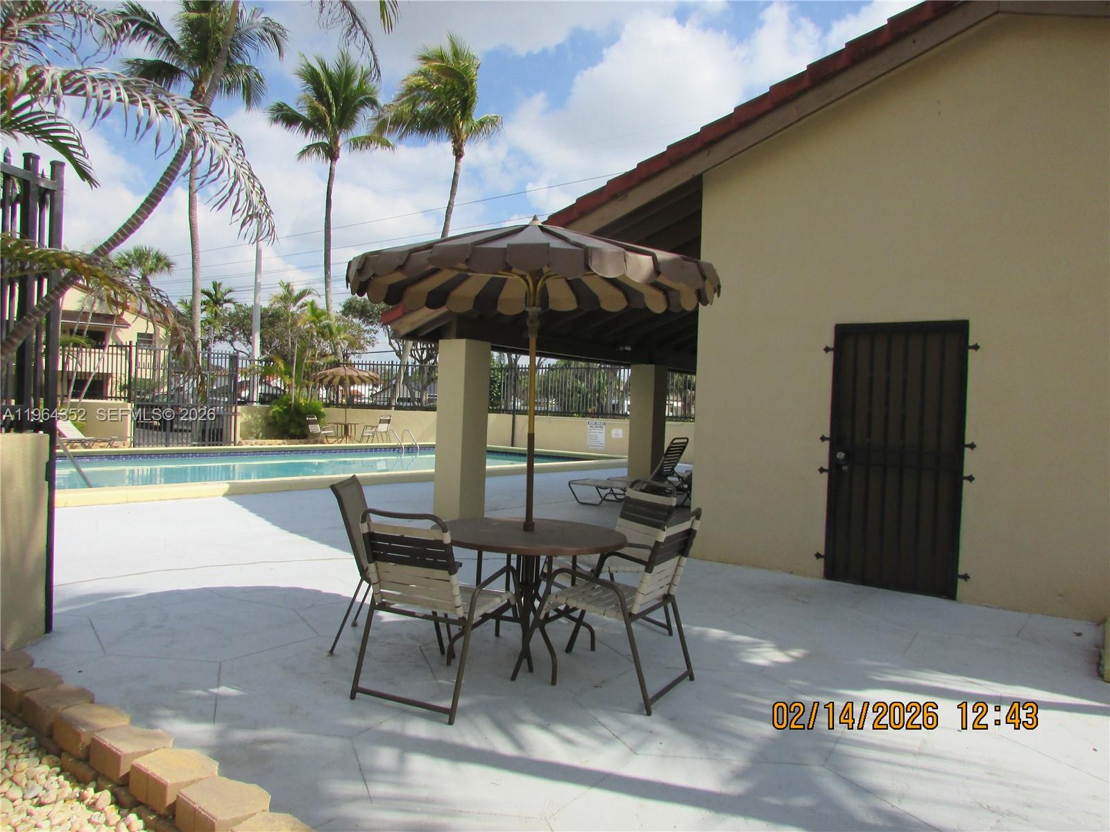 KENDALL LAKES EAST PATIO - Residential