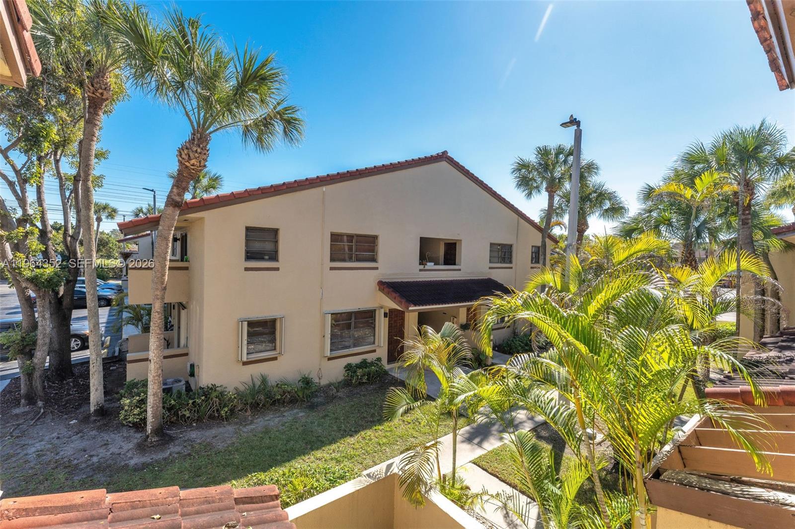 KENDALL LAKES EAST PATIO - Residential