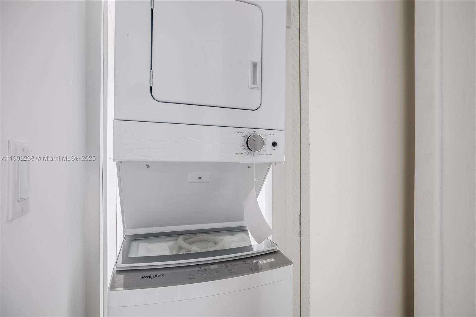 THE COURTYARD AT MORNINGS - Residential Lease