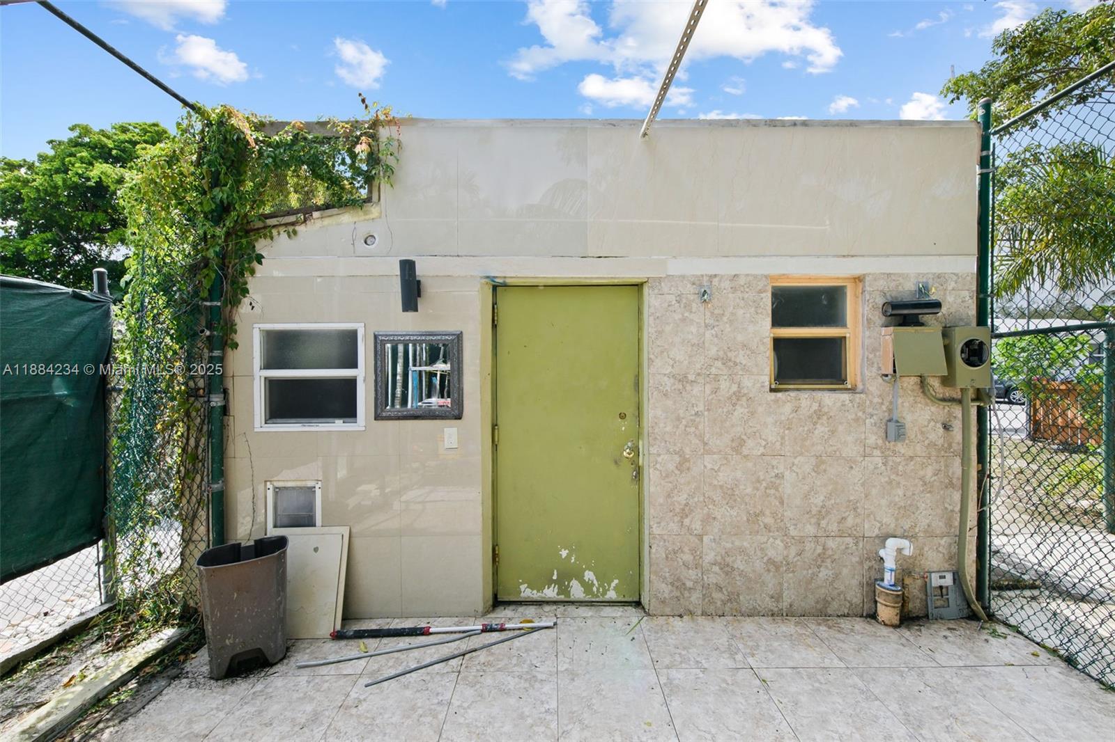 HOLLYWOOD - Residential