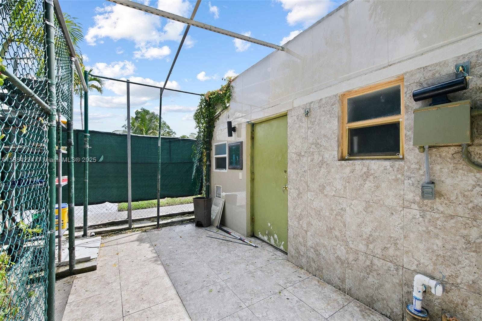 HOLLYWOOD - Residential