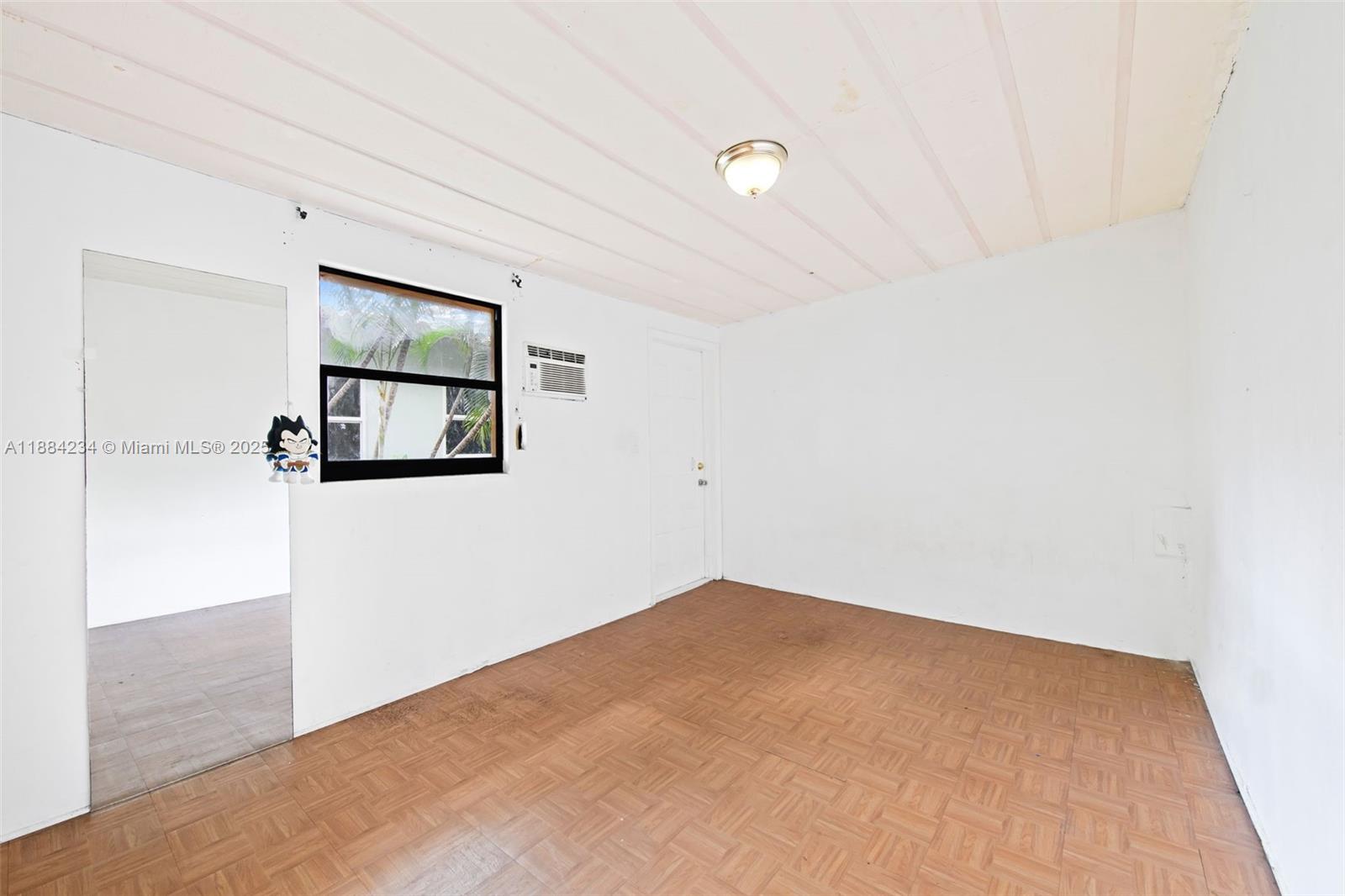 HOLLYWOOD - Residential