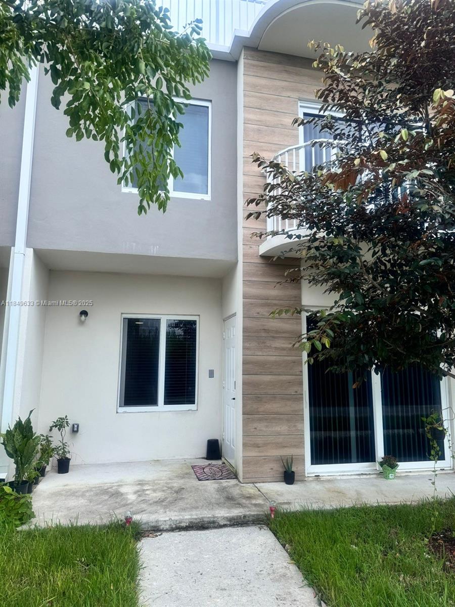 Modern 4-bedroom, 3-bathroom townhome offering comfort, functionality, and adventure! With one bedroom and full bathroom conveniently located on the first floor, this home features impact doors and windows, solid concrete construction, modern finishes, and a stunning rooftop terrace ready to become your own private oasis. Conveniently located 2 hours from the Florida Keys and only 12 minutes from Schnebly’s Winery. Enjoy nearby attractions like Everglades Alligator Farm, Coral Castle, Fruit & Spice Park, and more. This home puts you right at the gateway to South Florida’s best!