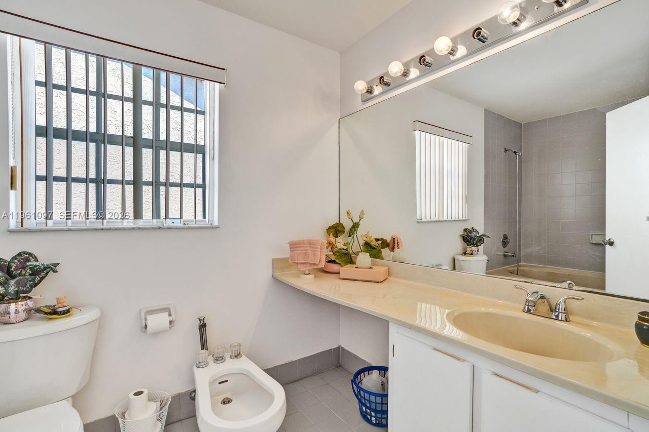 CHARLESTOWNE - Residential