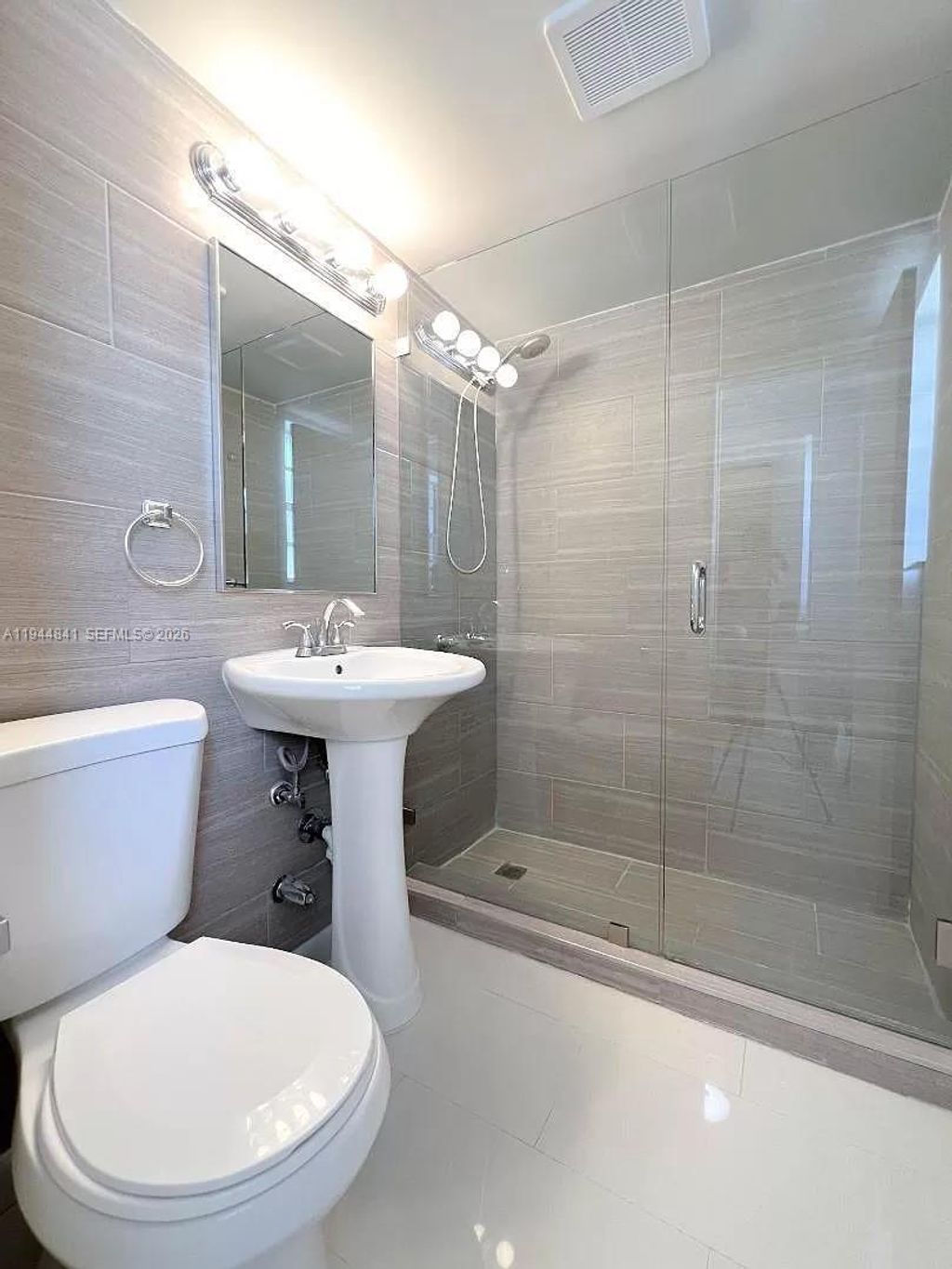 Photo of 1007 SE 2nd Ct #7, Fort Lauderdale, FL 33301 (MLS # A11944841)