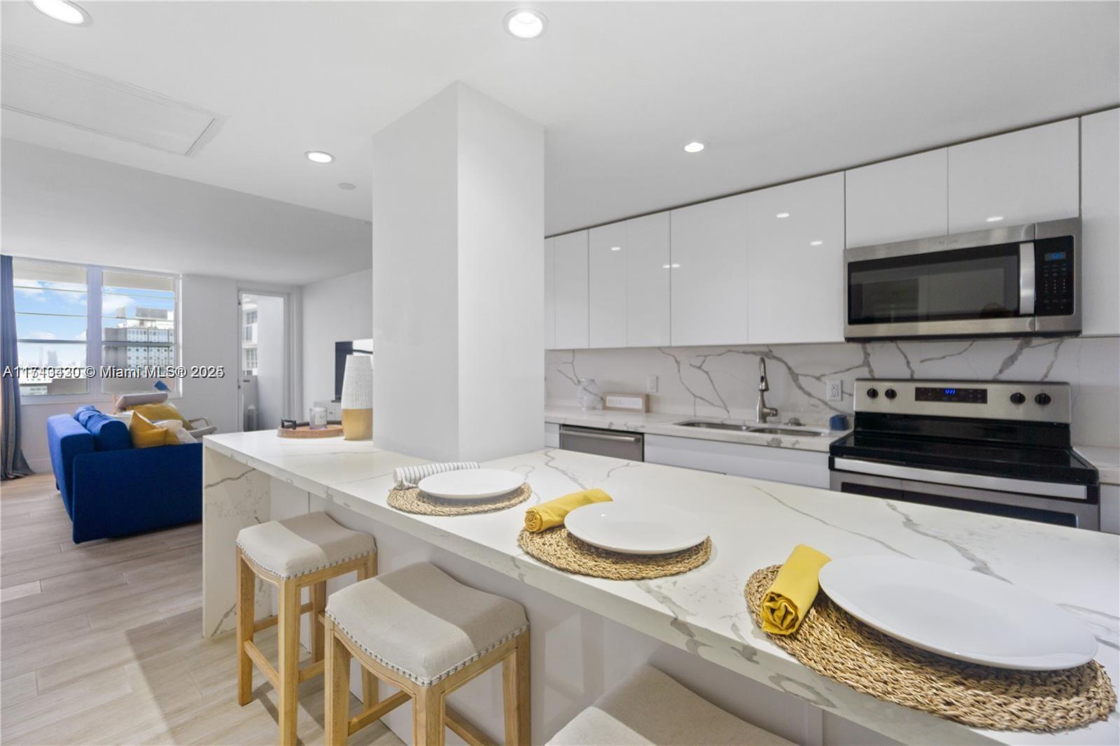 Rental Property at 100 Lincoln Rd 1120, Miami Beach, Miami-Dade County, Florida - Bathrooms: 1  - $2,700 MO.