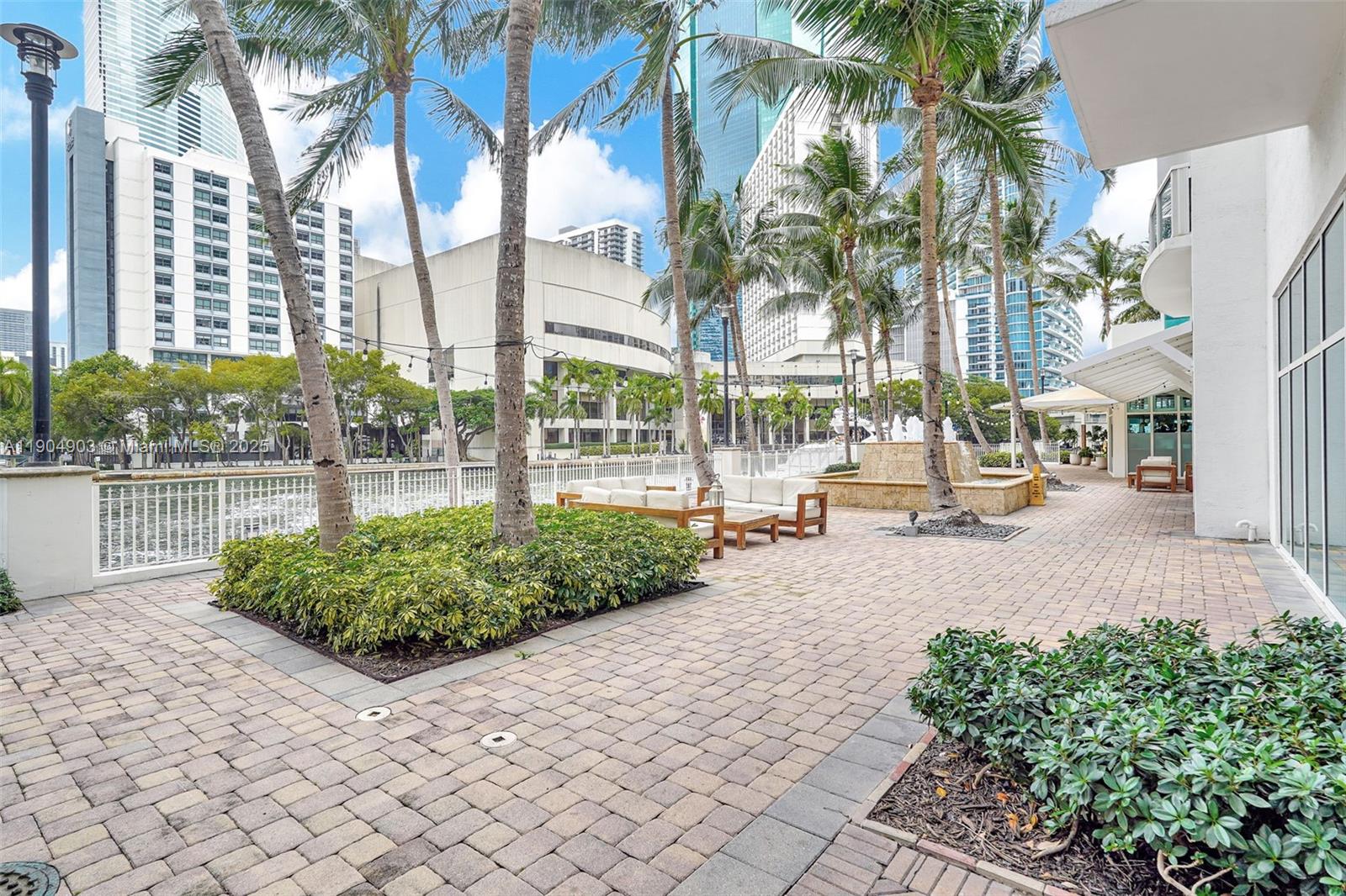 BRICKELL ON THE RIVER S T - Residential