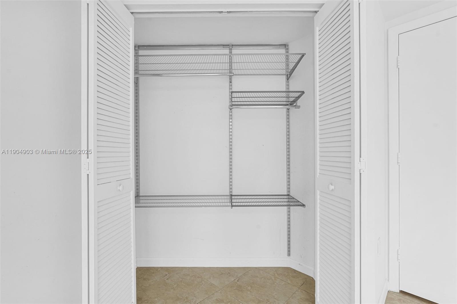 BRICKELL ON THE RIVER S T - Residential