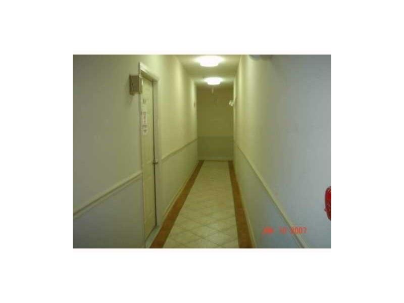 GREAT GROVE LOCATION, ACROS FROM FLANIGANS, ONE BEDROOM ONE BATH, NEAR SHOPPING CENTER, RESTAURANTS AND MORE
