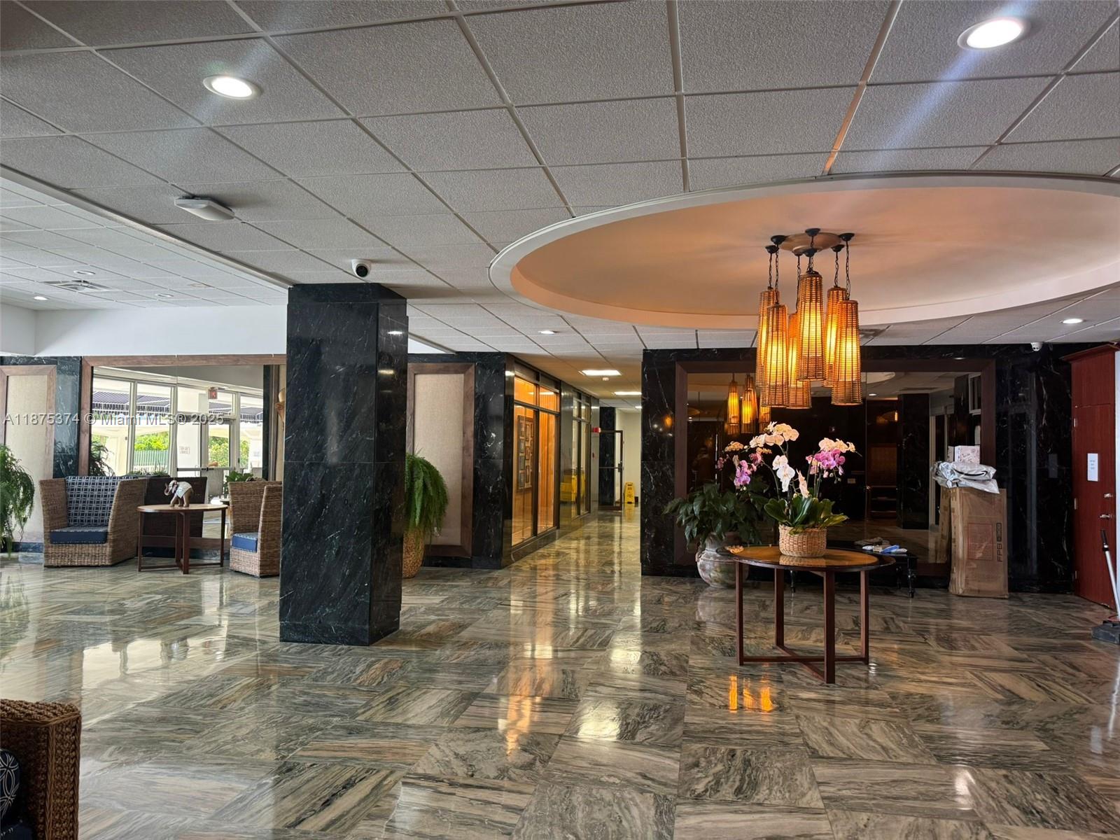 ARLEN HOUSE WEST CONDO - Residential