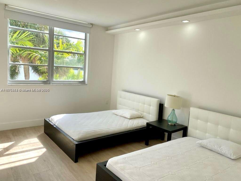 ARLEN HOUSE WEST CONDO - Residential