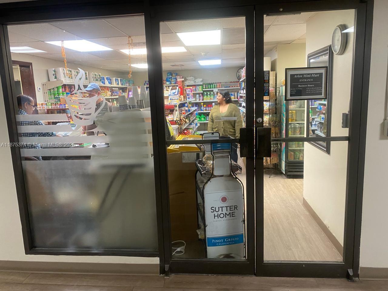 ARLEN HOUSE WEST CONDO - Residential