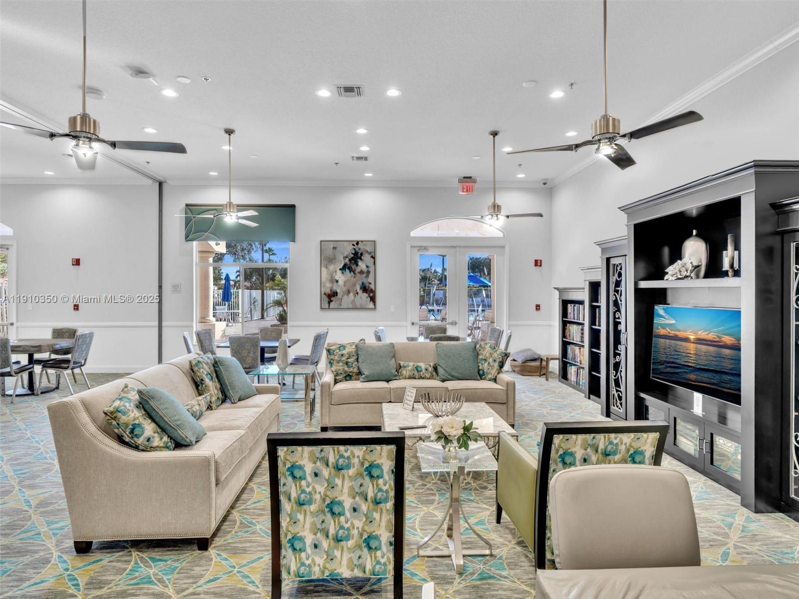 PALM GREENS AT VILLA DEL - Residential Lease