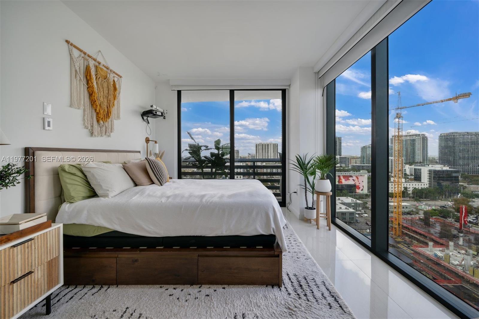 ICON BAY CONDO - Residential