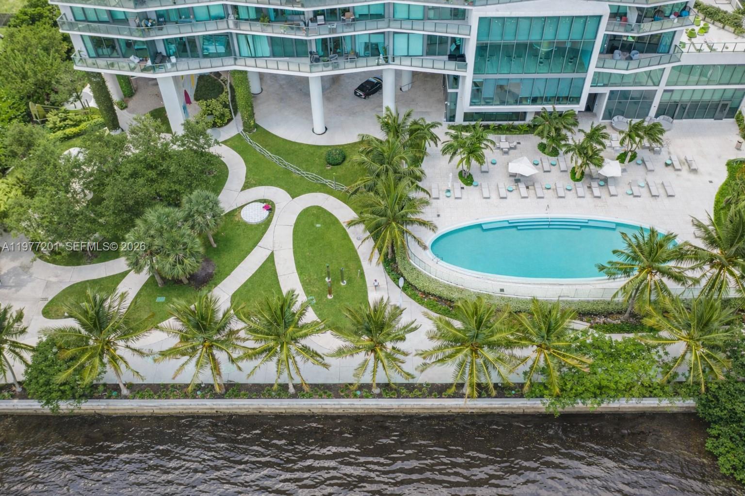 ICON BAY CONDO - Residential