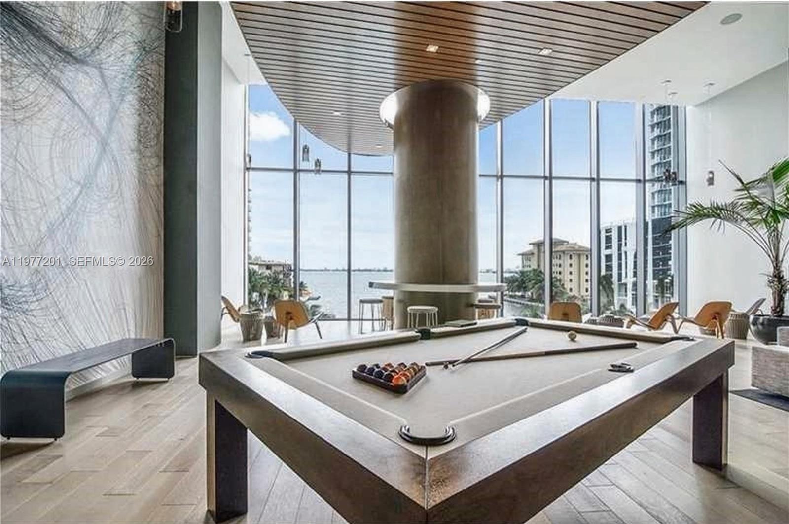 ICON BAY CONDO - Residential