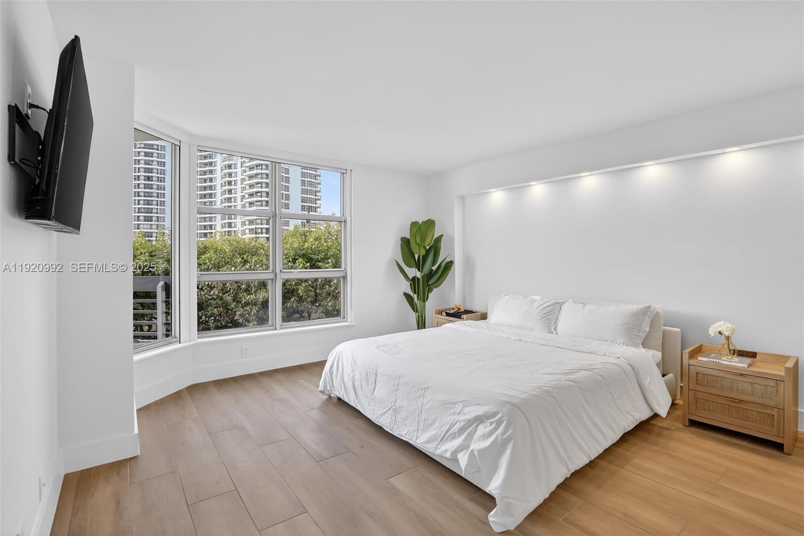 MYSTIC POINTE CONDO NO TH - Residential