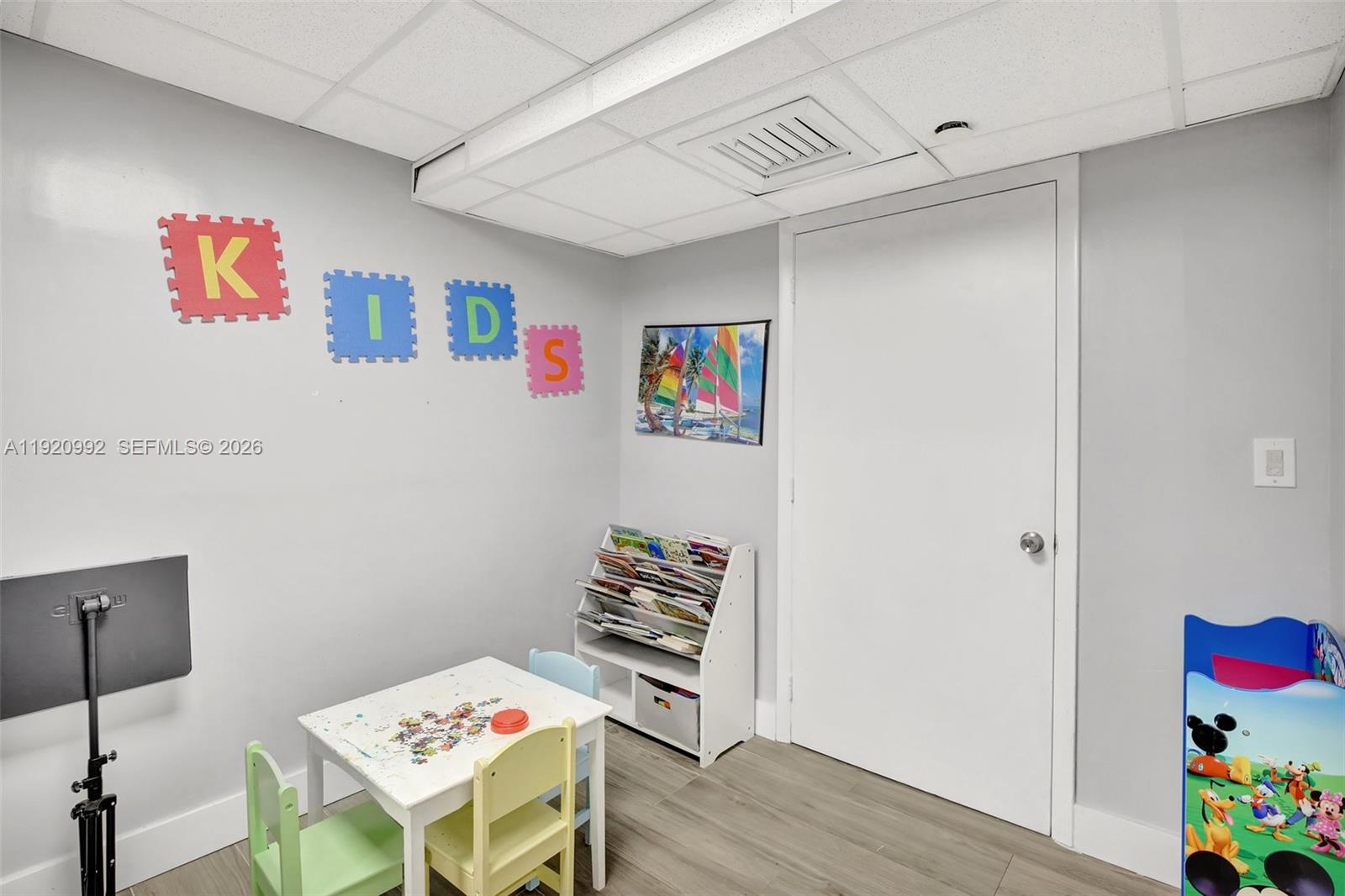 MYSTIC POINTE CONDO NO TH - Residential