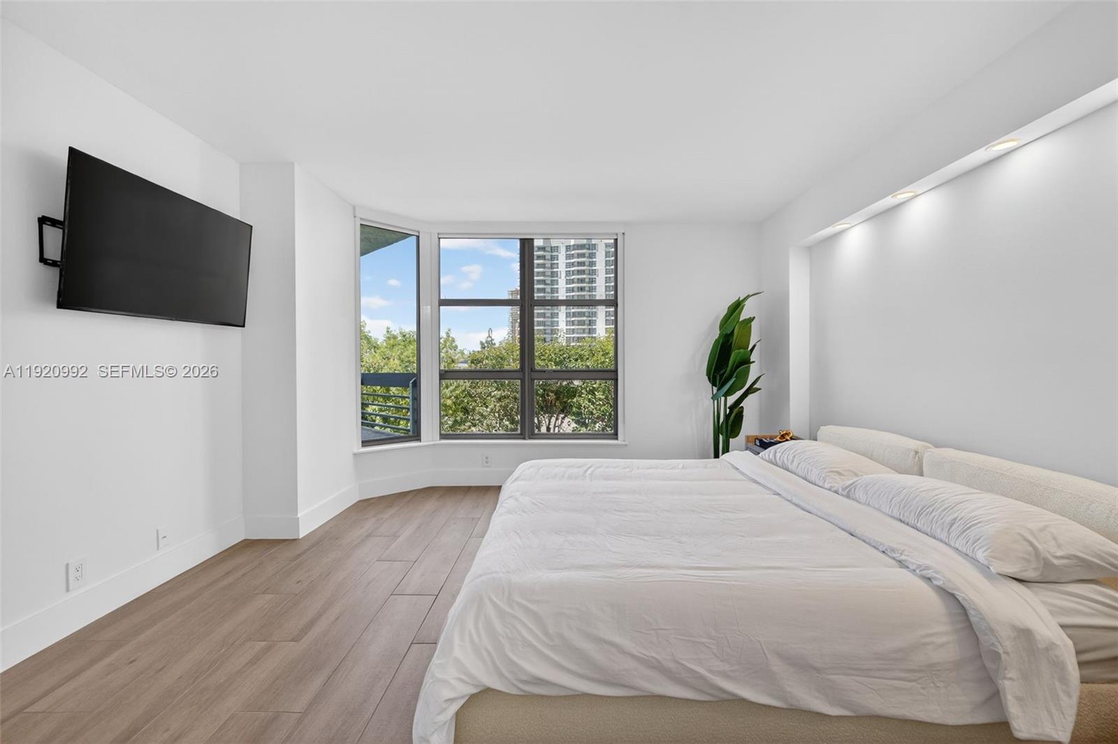 MYSTIC POINTE CONDO NO TH - Residential