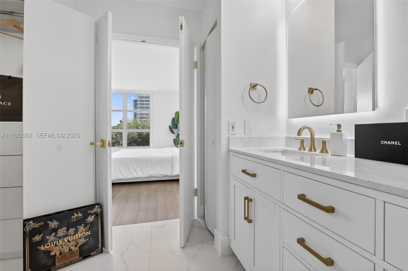 MYSTIC POINTE CONDO NO TH - Residential