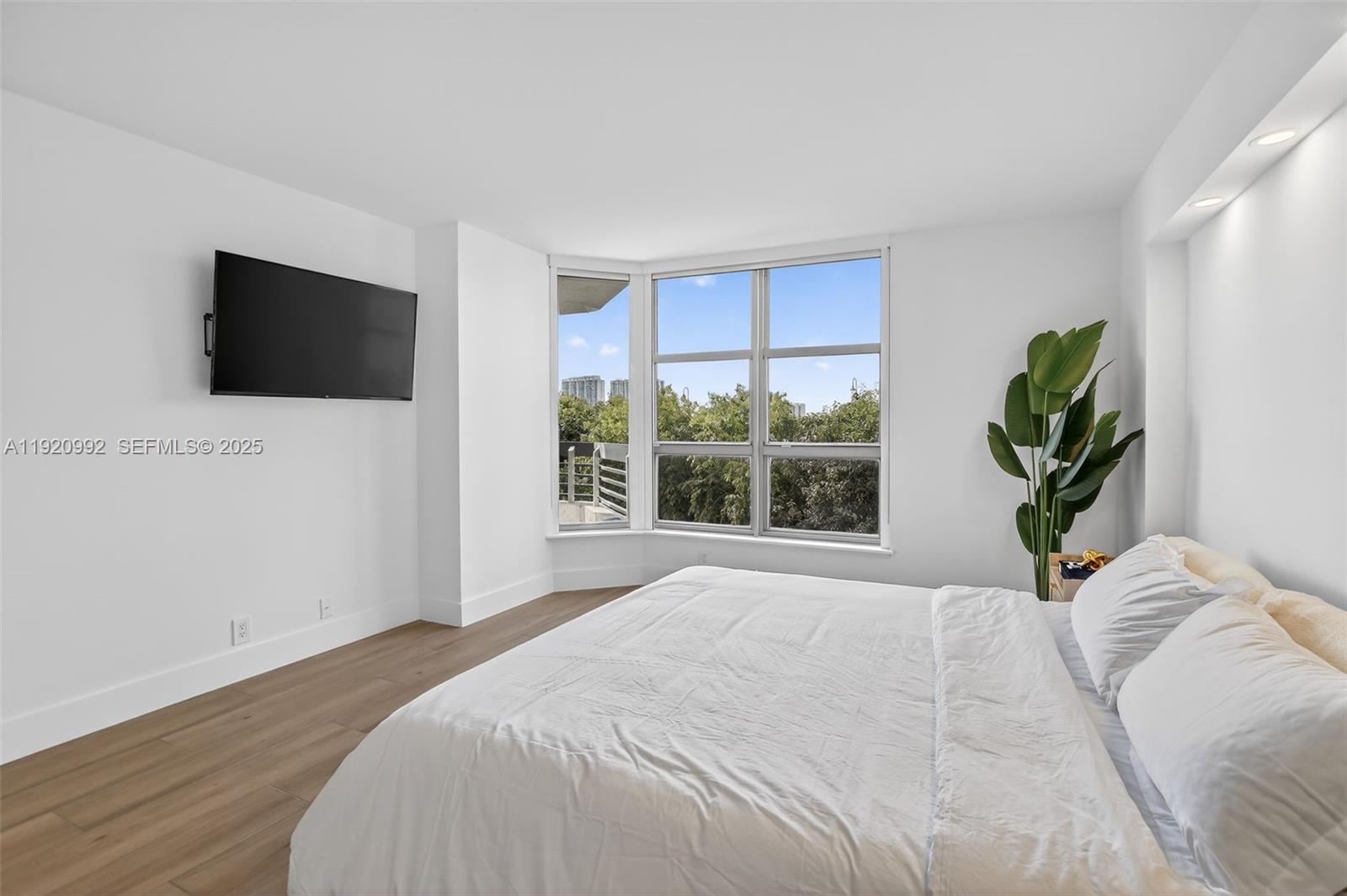 MYSTIC POINTE CONDO NO TH - Residential