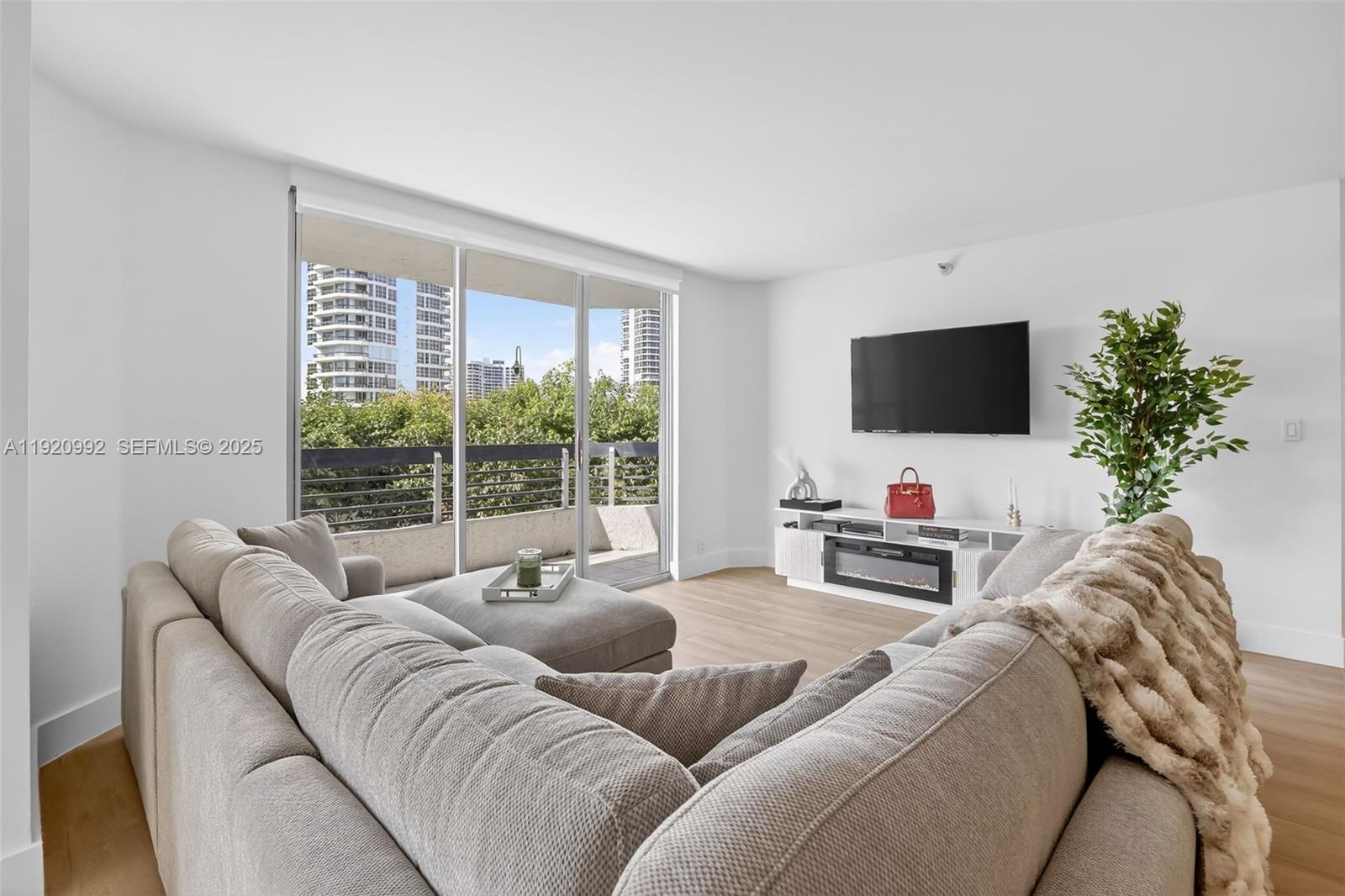 MYSTIC POINTE CONDO NO TH - Residential