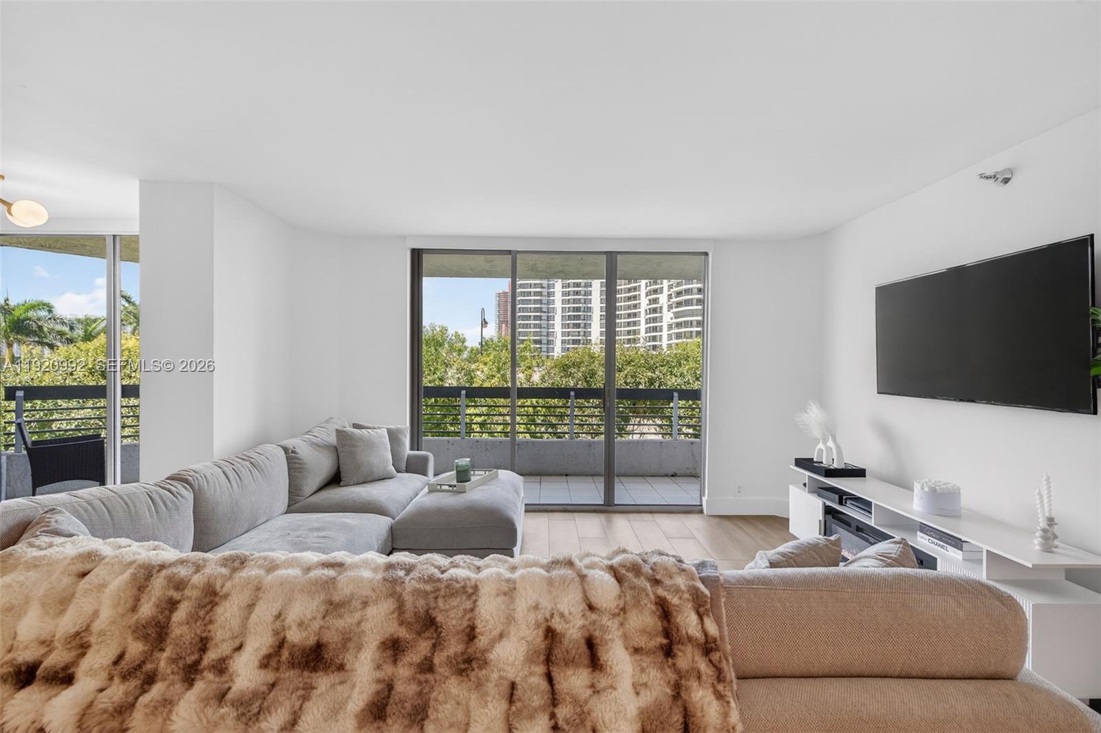 MYSTIC POINTE CONDO NO TH - Residential