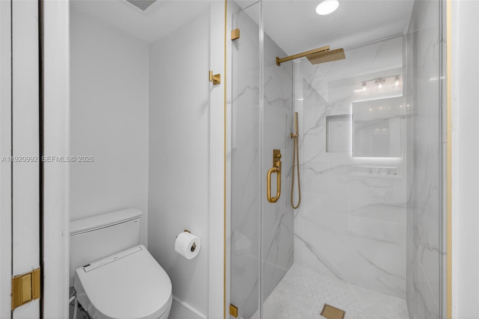 MYSTIC POINTE CONDO NO TH - Residential