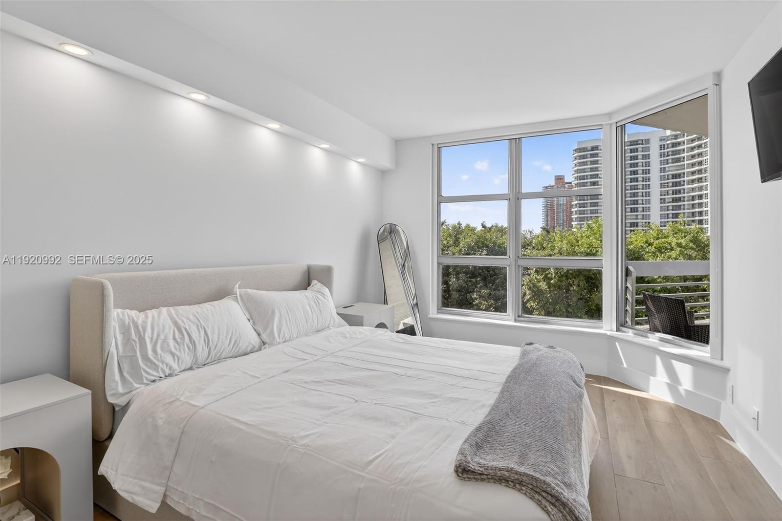 MYSTIC POINTE CONDO NO TH - Residential