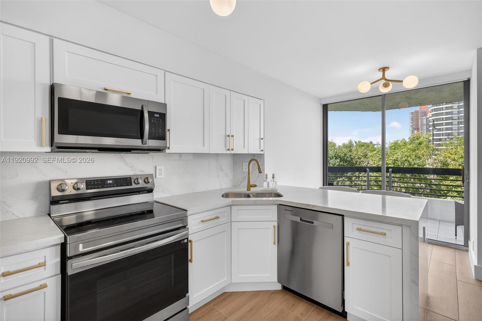 MYSTIC POINTE CONDO NO TH - Residential