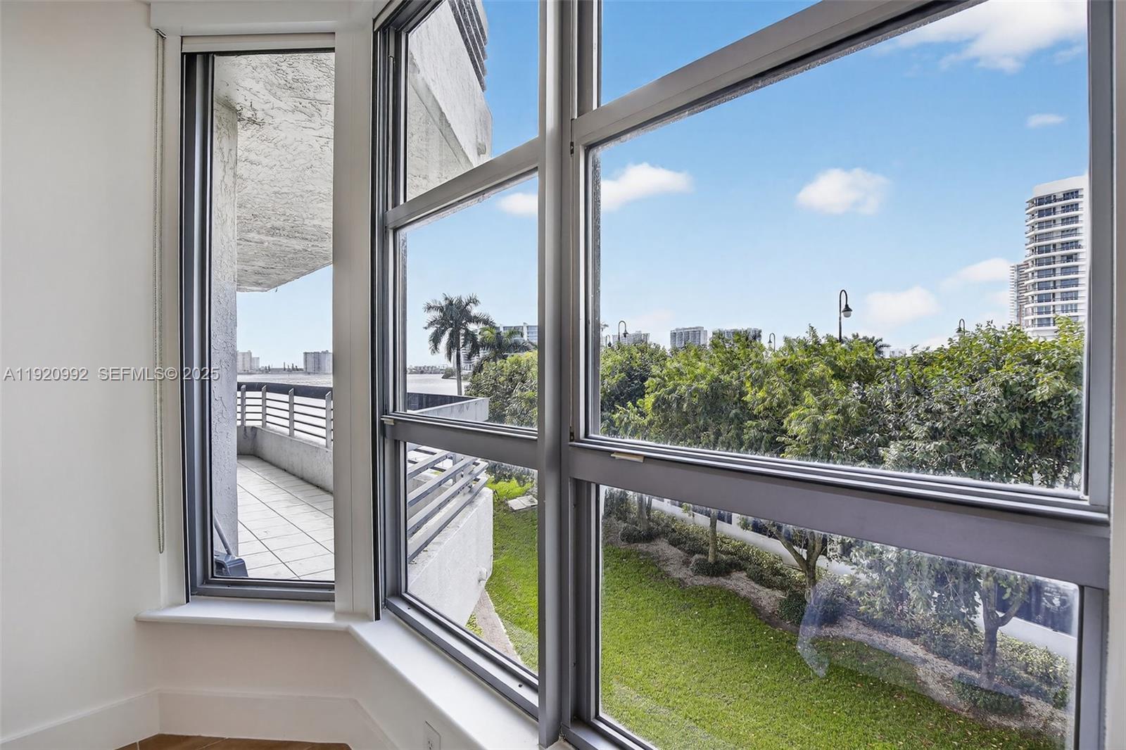 MYSTIC POINTE CONDO NO TH - Residential