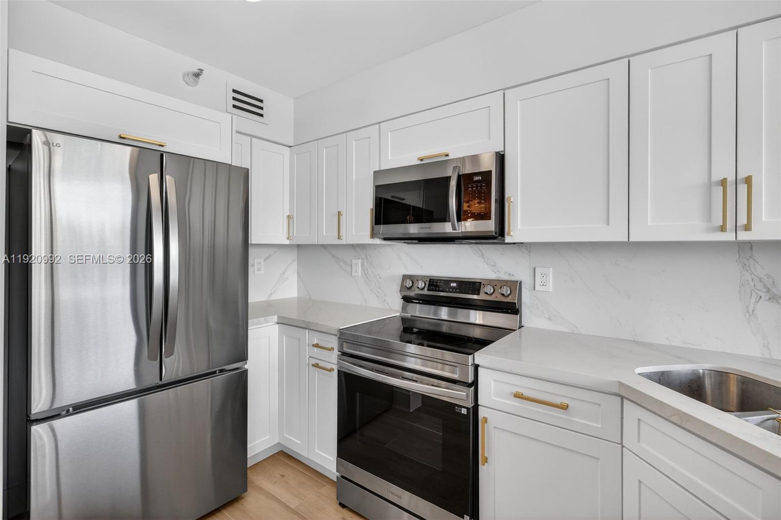 MYSTIC POINTE CONDO NO TH - Residential