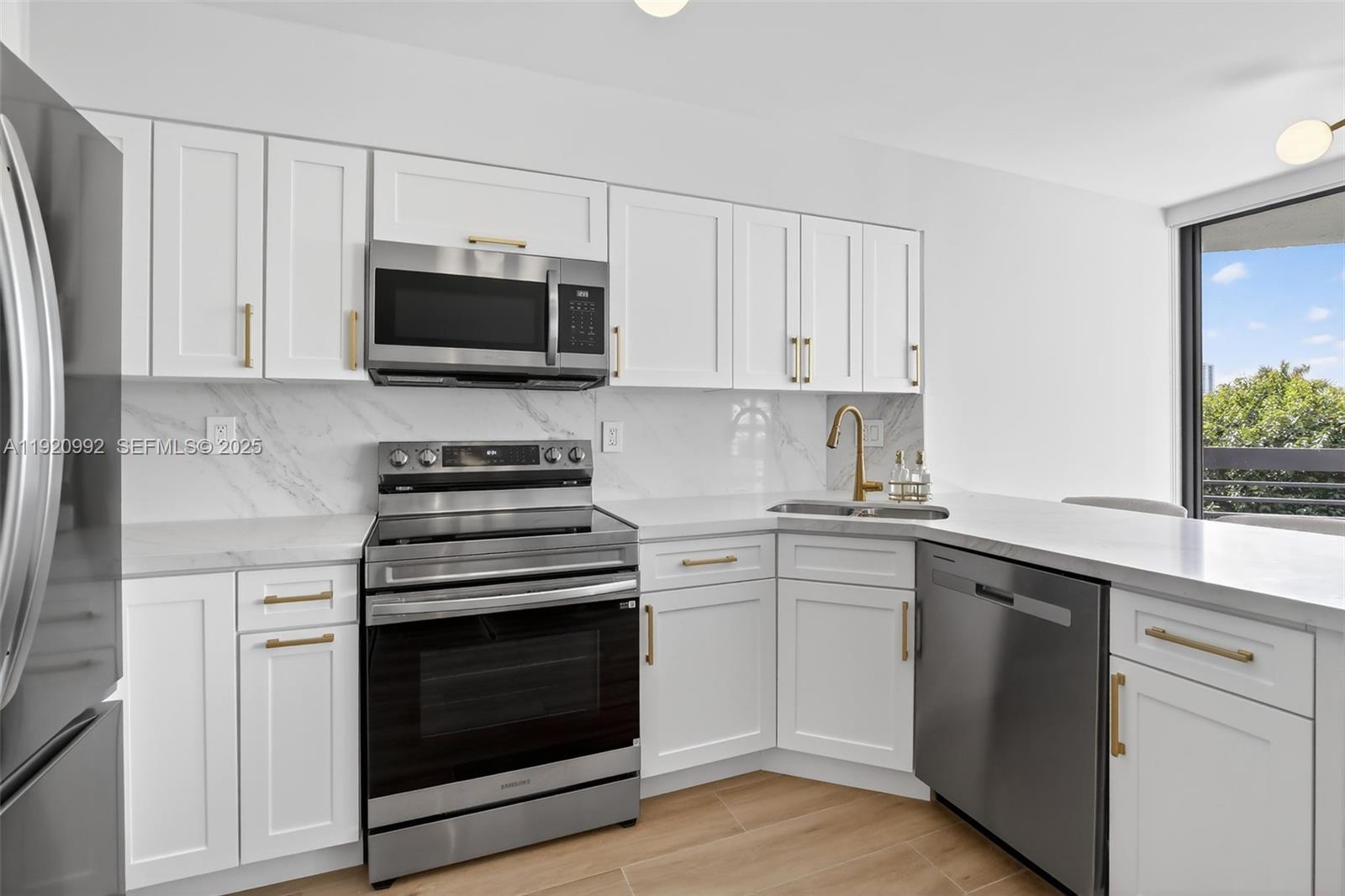 MYSTIC POINTE CONDO NO TH - Residential