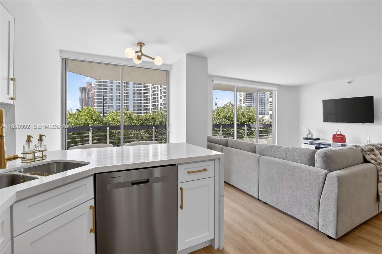 MYSTIC POINTE CONDO NO TH - Residential