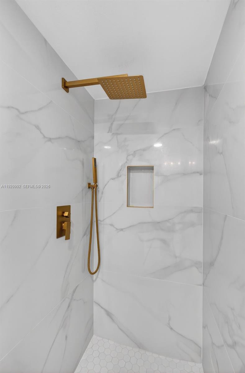 MYSTIC POINTE CONDO NO TH - Residential