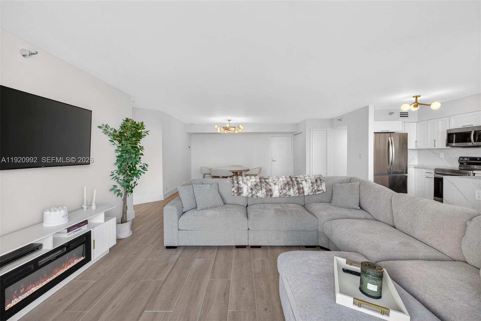 MYSTIC POINTE CONDO NO TH - Residential