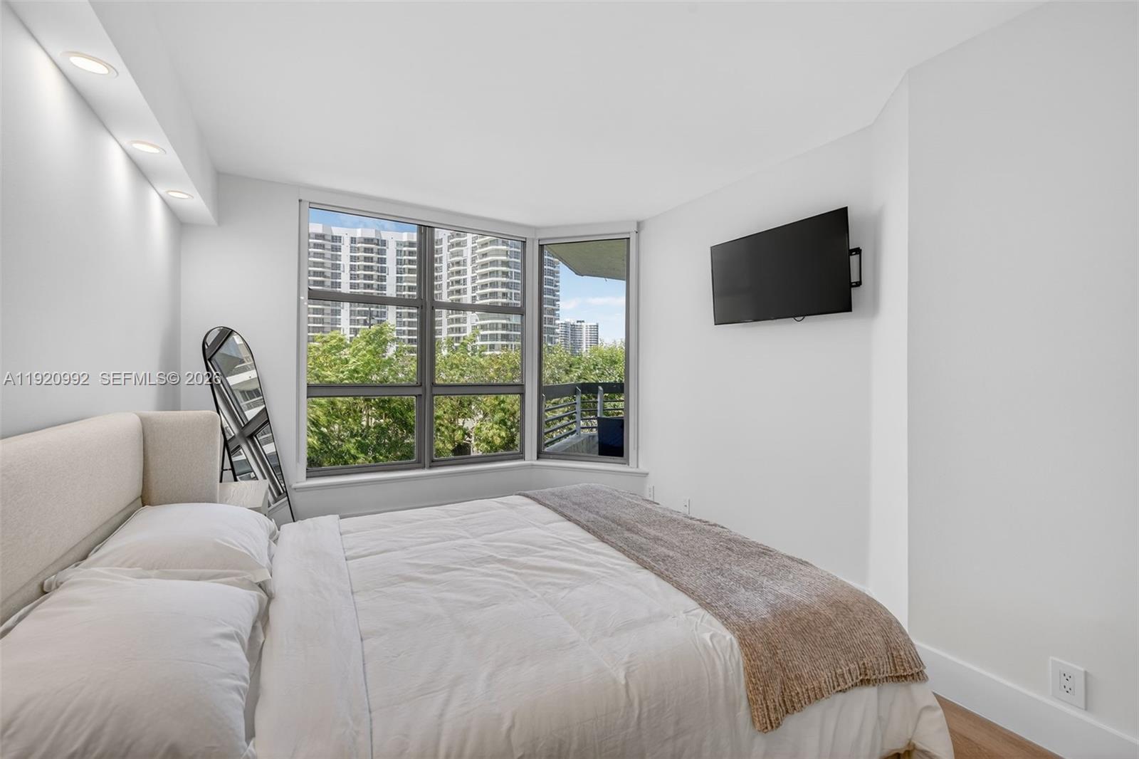 MYSTIC POINTE CONDO NO TH - Residential