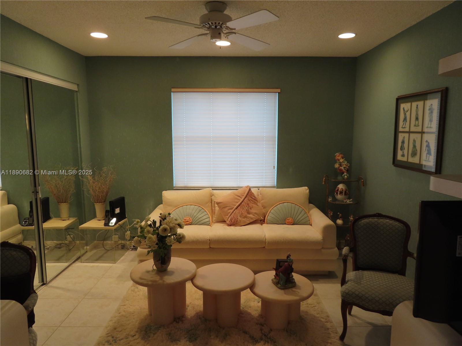 PALM ISLES - Residential