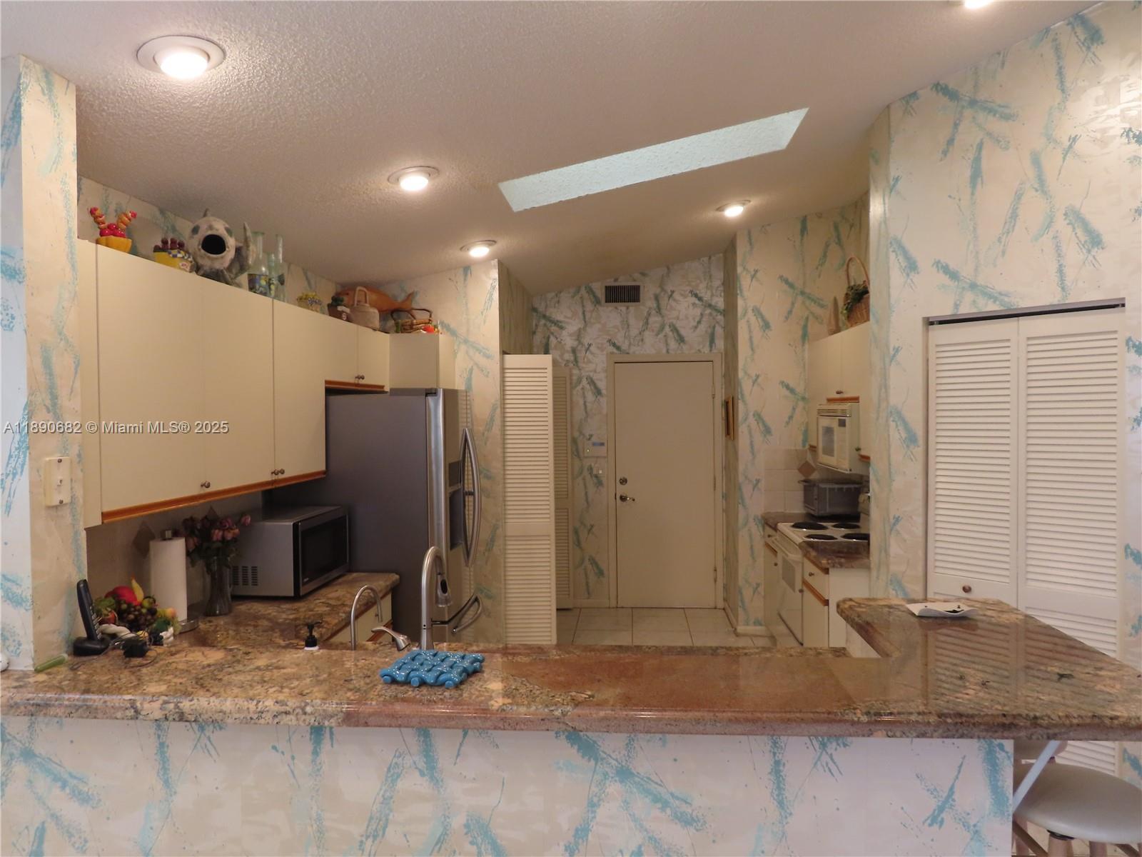 PALM ISLES - Residential