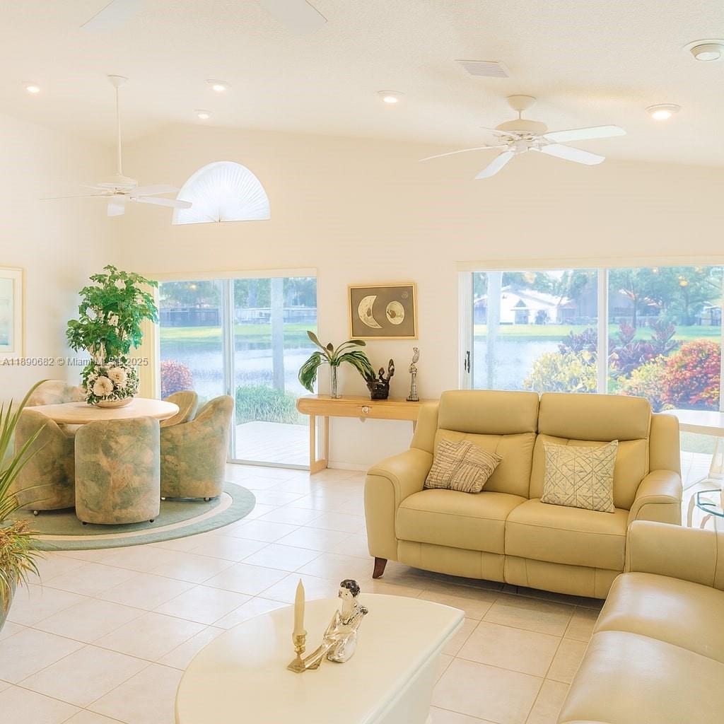 9755 Harbour Lake Cir